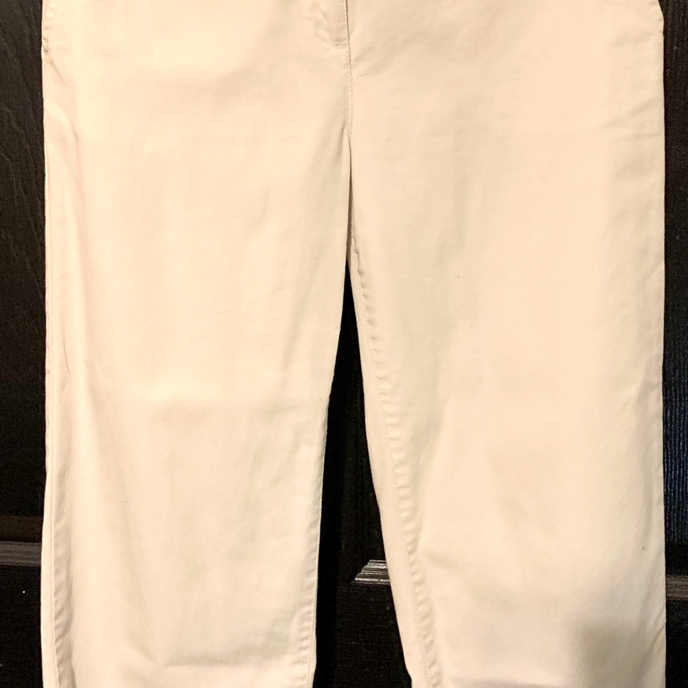 Ann Taylor Khaki Capri Pants with Toggle Detail Size 0 Petite